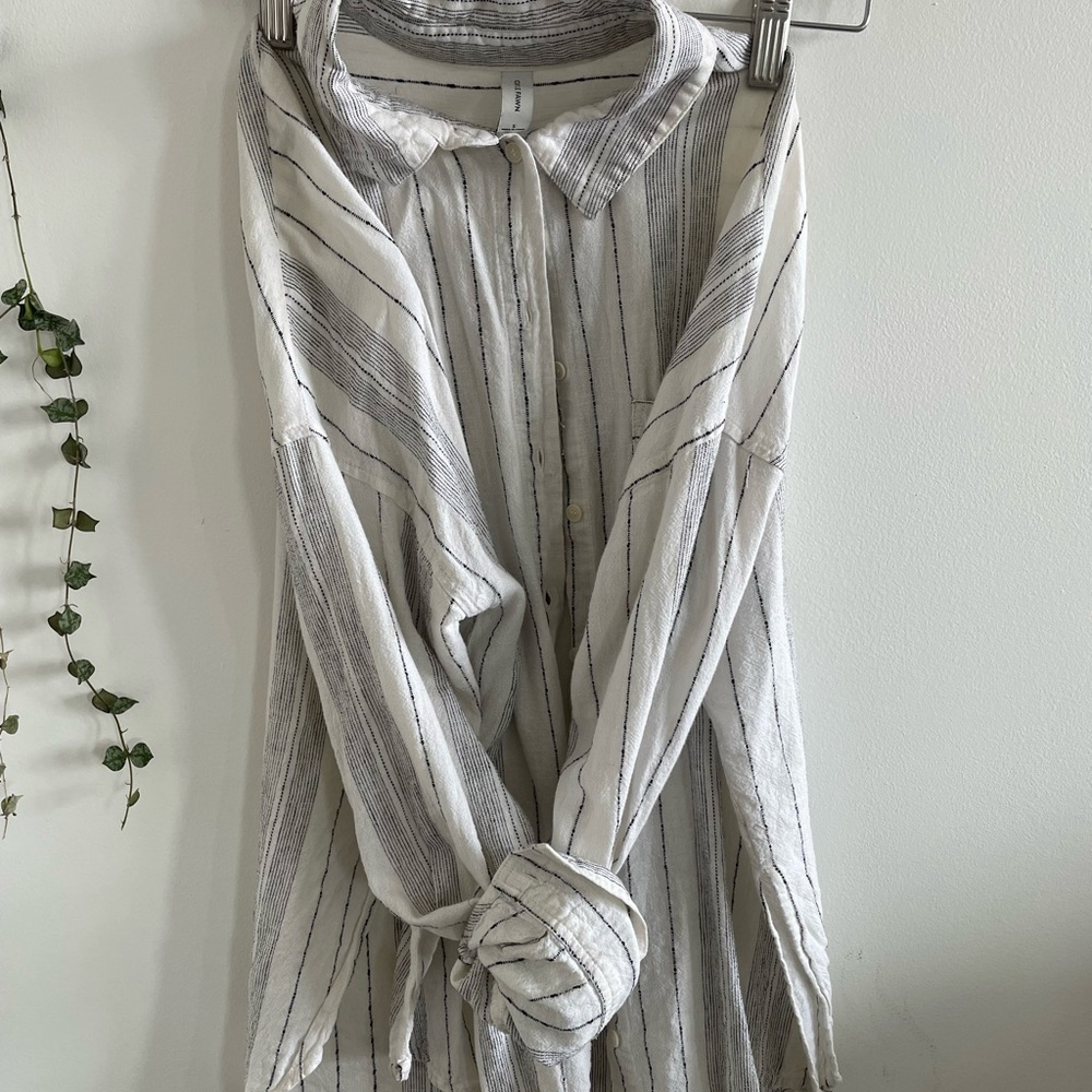 Gentle fawn button up top